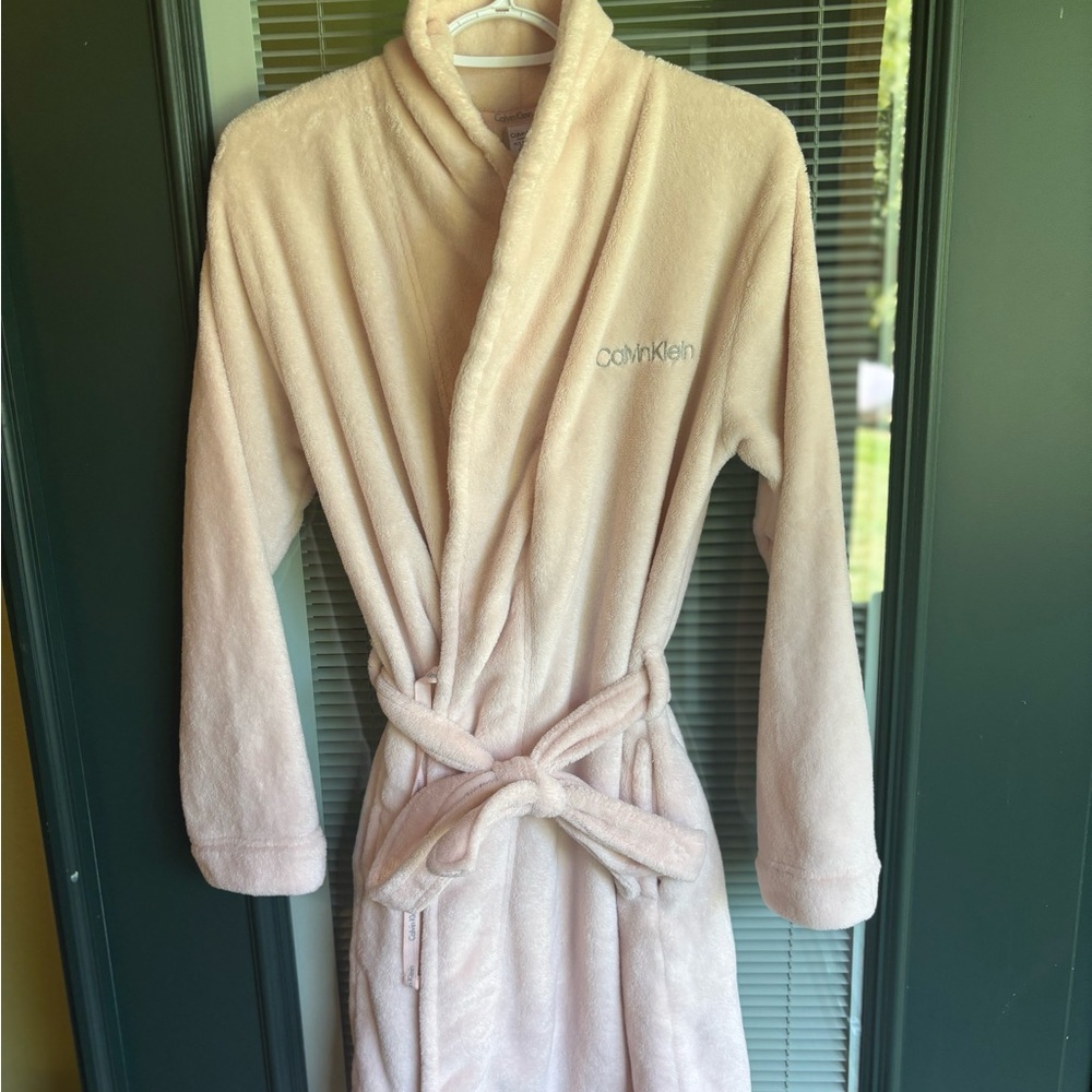 Calvin Klein Blush Plush Robe
